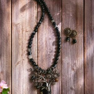Agates with brooch pendant ( Black Version )