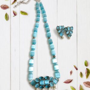 Monalisa with stone pendant set