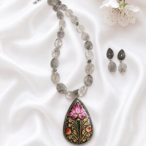 Agates with Kashmir pendant