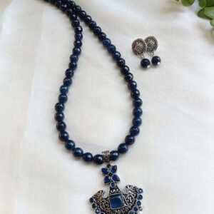 Agates with oxidised stone pendant set