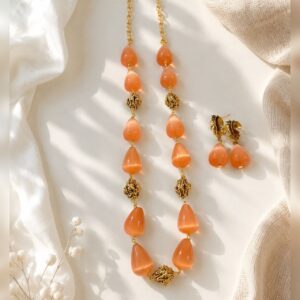 Monalisa stones with nakashi beads