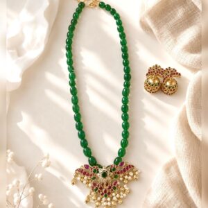 Agates with jadau pendant set
