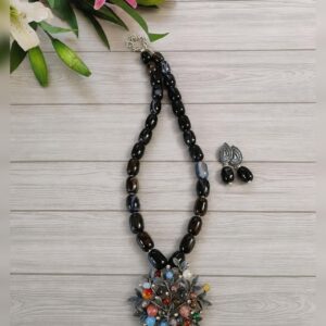 Agates with brooch pendant set