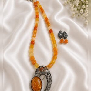 Agates with brooch pendant
