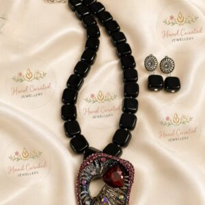 Agates with brooch pendant set