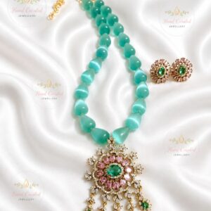 Monalisa with stone pendant set